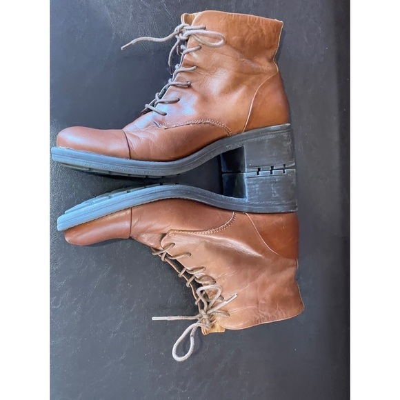 Little Burgundy leather boots in a size 8.5 - Picture 3 of 16